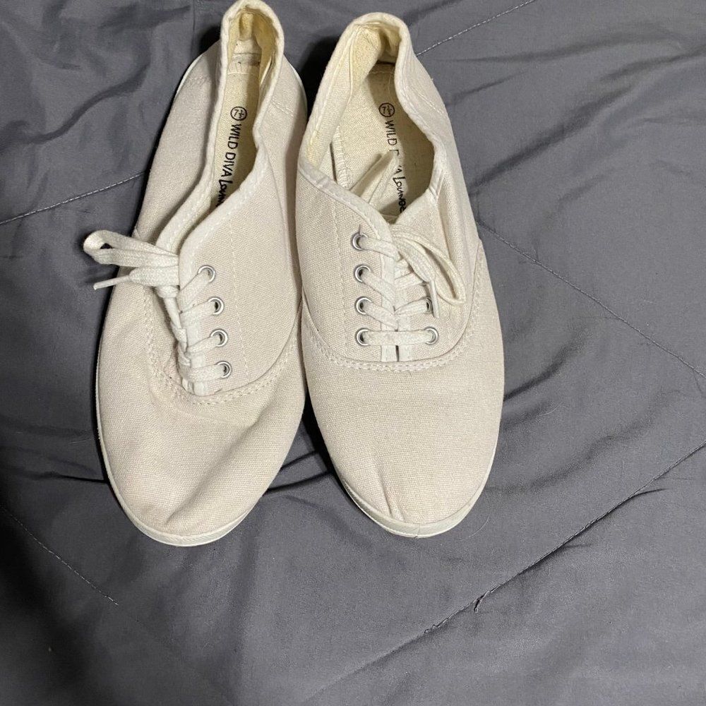 Wild diva lounge white tennis sneakers